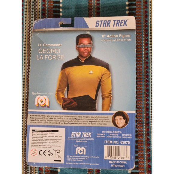 2021 Mego Star Trek Lt. Commander GEORDI La FORGE 8" Inch Action Figure - Picture 2 of 9